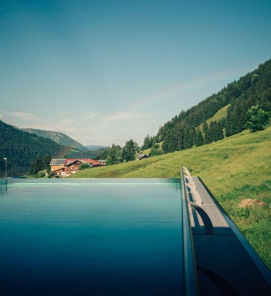 Torghele's Wald + Fluh - Wellenesshotel im Allgäu - Infinity Pool